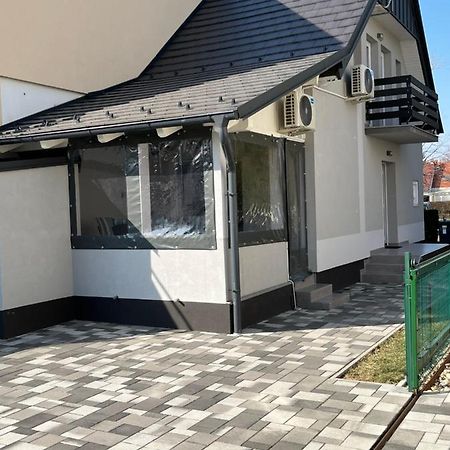 Komo Apartment Bük Eksteriør bilde