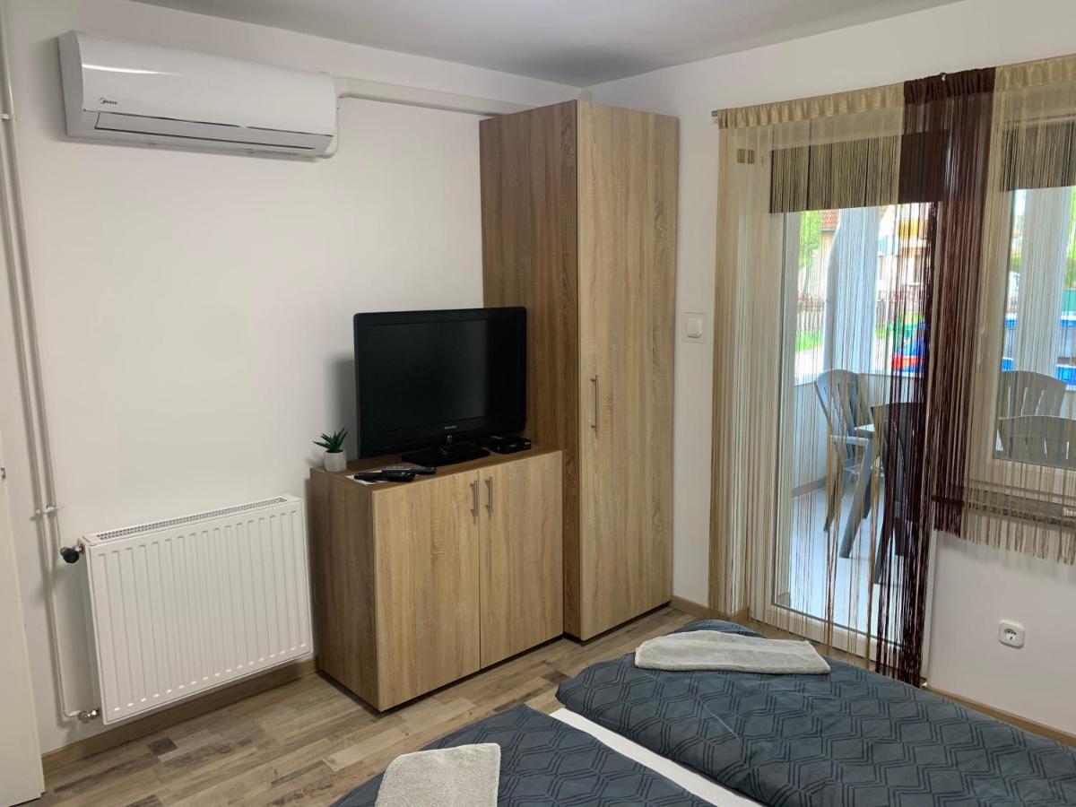Komo Apartment Bük Eksteriør bilde