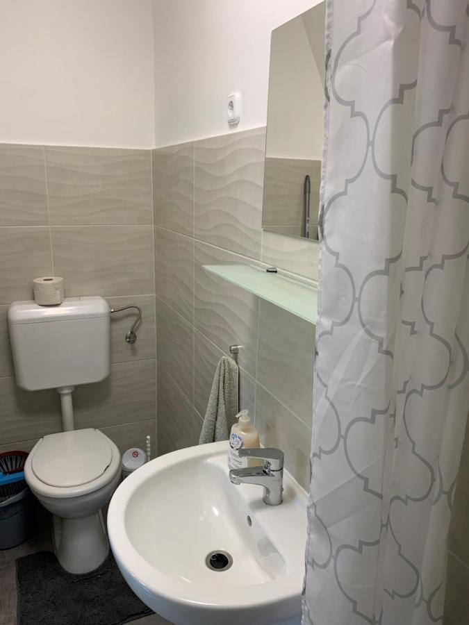 Komo Apartment Bük Eksteriør bilde
