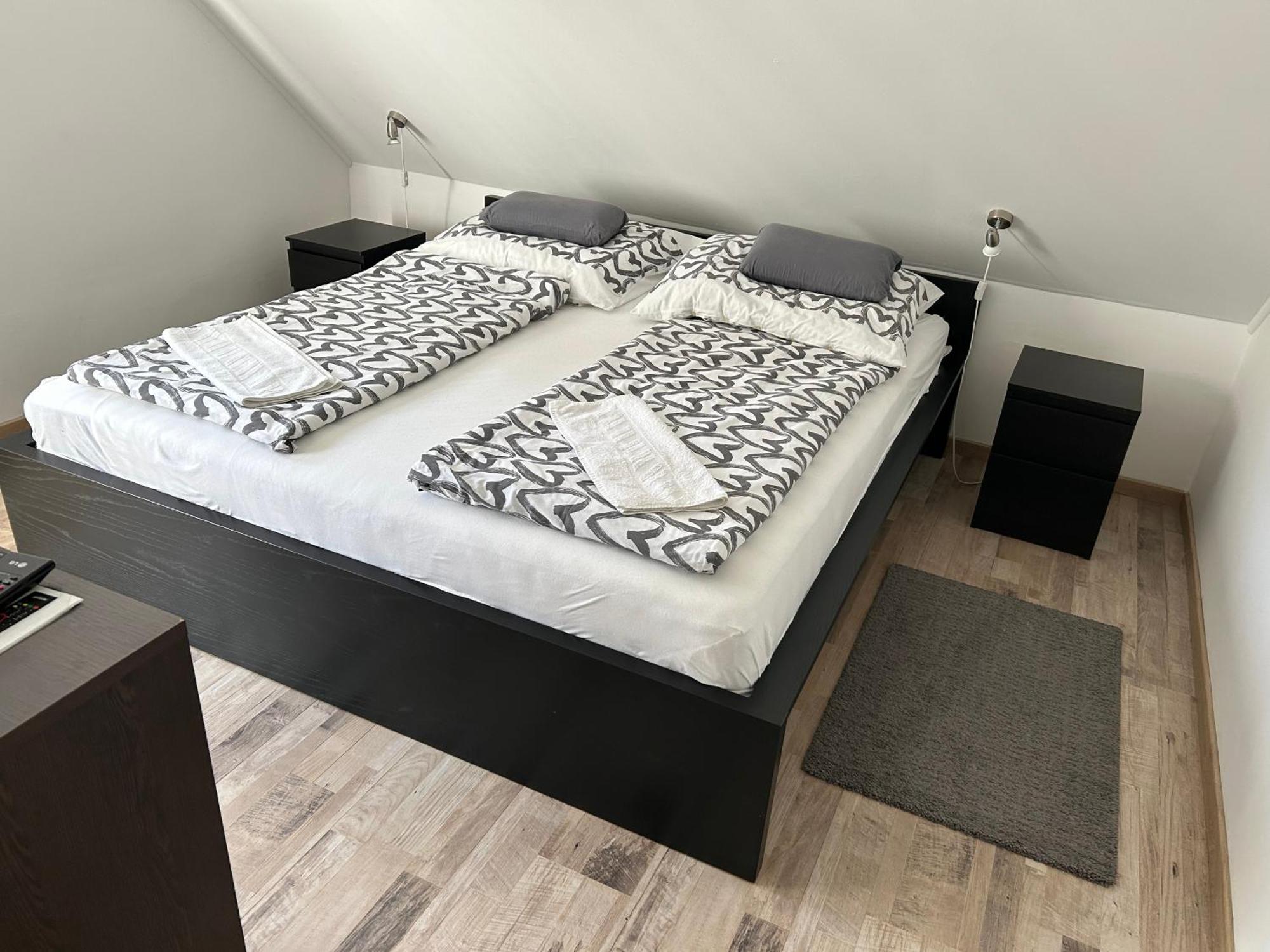 Komo Apartment Bük Eksteriør bilde